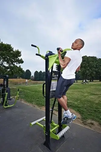 on one side there is a full pull