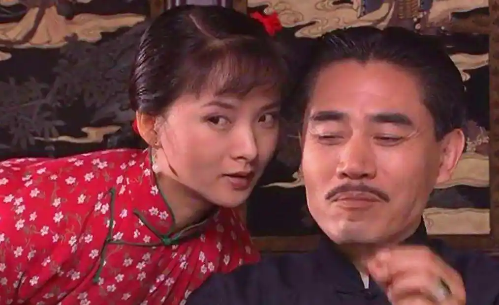 原创《大宅门》香秀靠避孕获得地位,但这也为她凄凉的结局埋下了伏笔