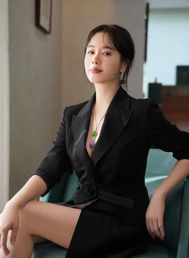 左小青:芙蓉如面,魅力四射