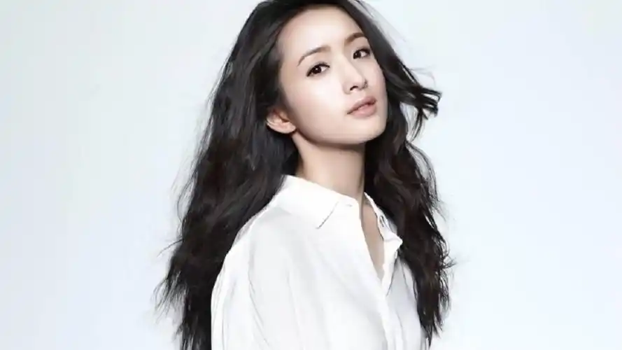 林依晨一首《你》冲上了热搜,音乐一响是谁的青春记忆又回来了?