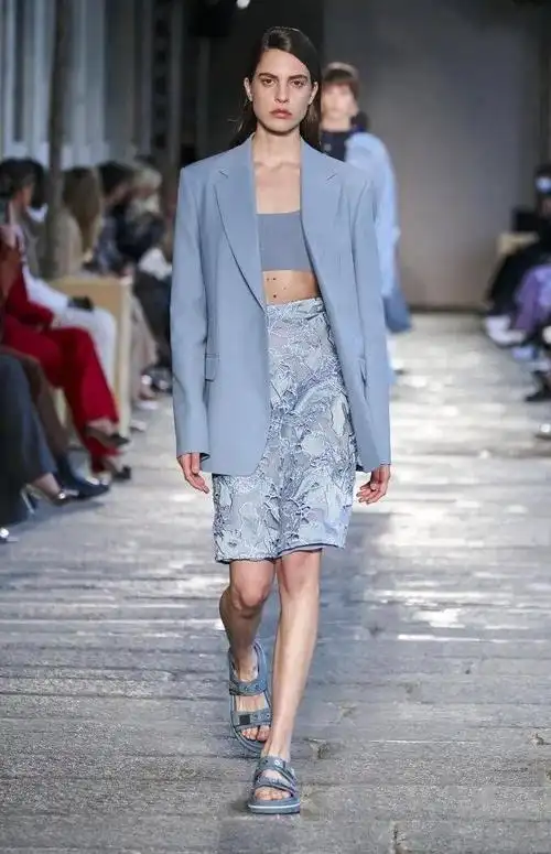 色彩趋势20212022流行色分析北极蓝