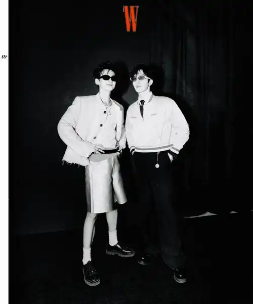 井柏然白敬亭合照