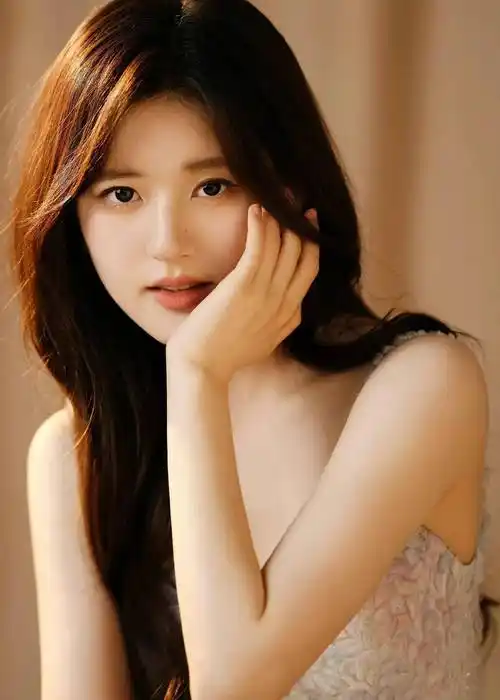 女星赵露思造型合集:呆萌可爱,甜美青春