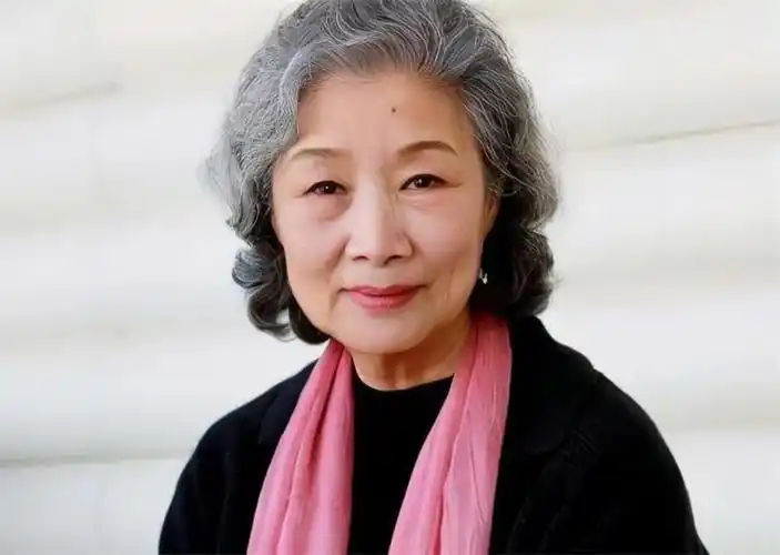 回顾吕中:嫁小学同窗恩爱一生,儿子儿媳是她骄傲女儿是国人骄傲