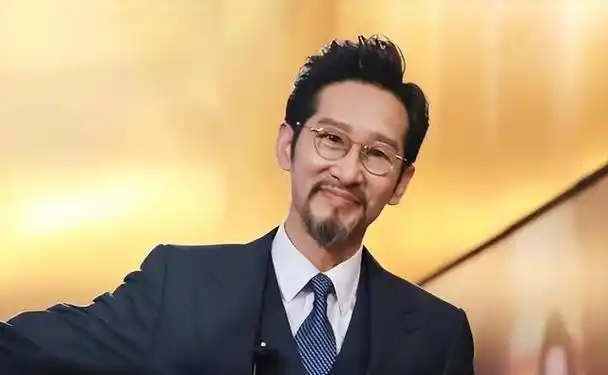 王劲松:一路走得苦!有戏演就对,如今没儿没女依旧很幸福