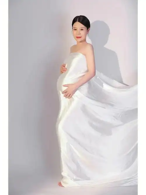 爆朋友圈的孕妈照麦迪摄影二七万达店