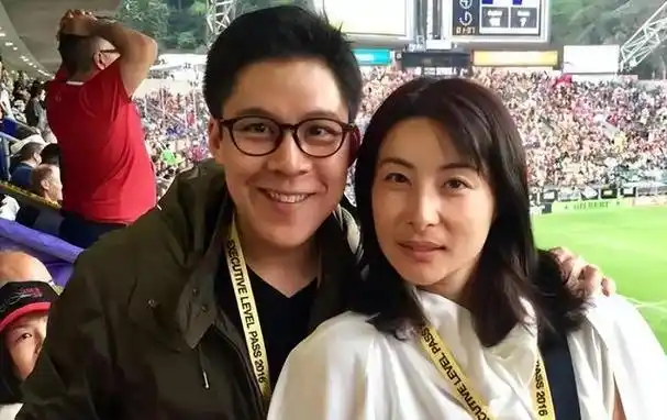 看了霍启刚三弟的未婚妻,才知道郭晶晶和朱玲玲在霍家的特殊地位