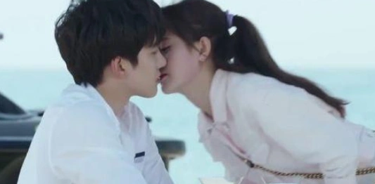 鞠婧祎搭档3大男神,继mike疯狂撒糖献荧幕初吻后,与于朦胧