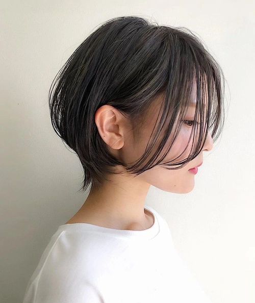 清爽干练的短发发型,更有多种造型款式任你选择,打造出最in的出街的