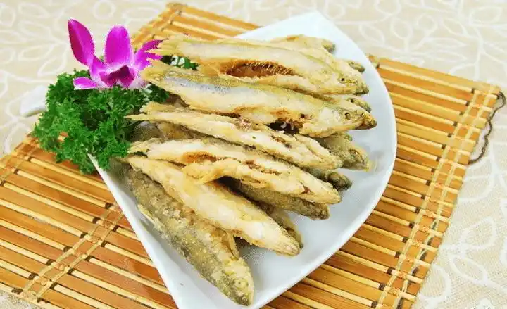 干炸小白条时,裹面糊还是干粉?很多人做错,难怪不焦香酥脆_网易订阅