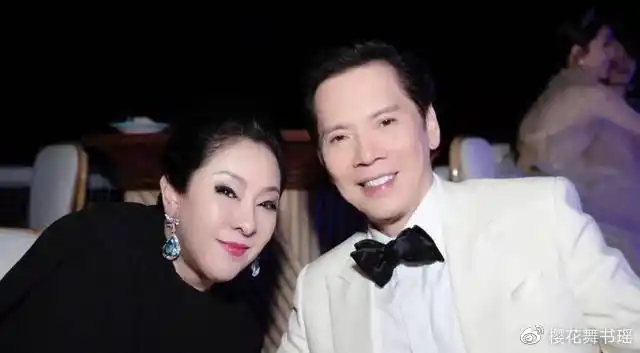 1973年李小龙死在丁佩床上向华强坚持娶她为何被陈岚夺爱