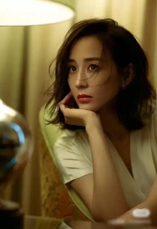 张钧甯婚讯引爆娱乐圈神秘导演成焦点网友吐槽其面相议论纷纷