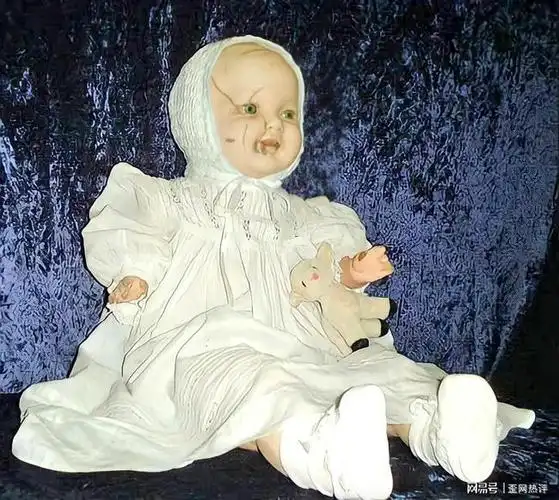曼迪加拿大最灵异的鬼娃娃全身充满着诡异
