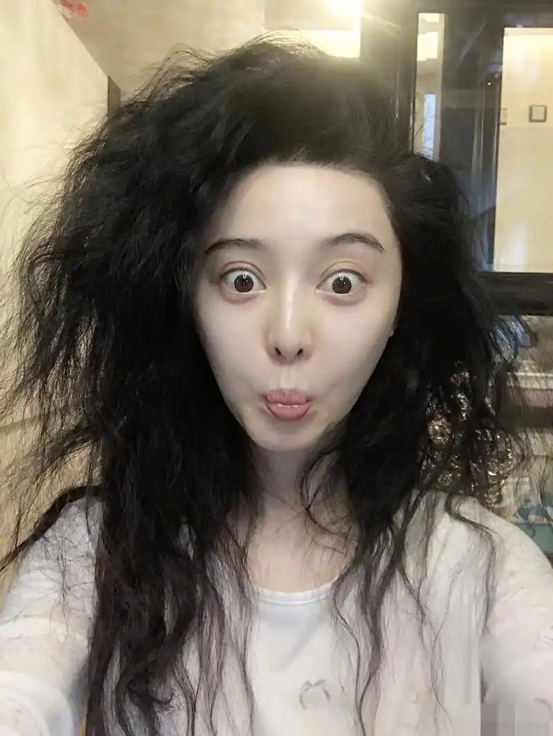 37岁范冰冰素颜似少女,看了图四后你还会这么说?