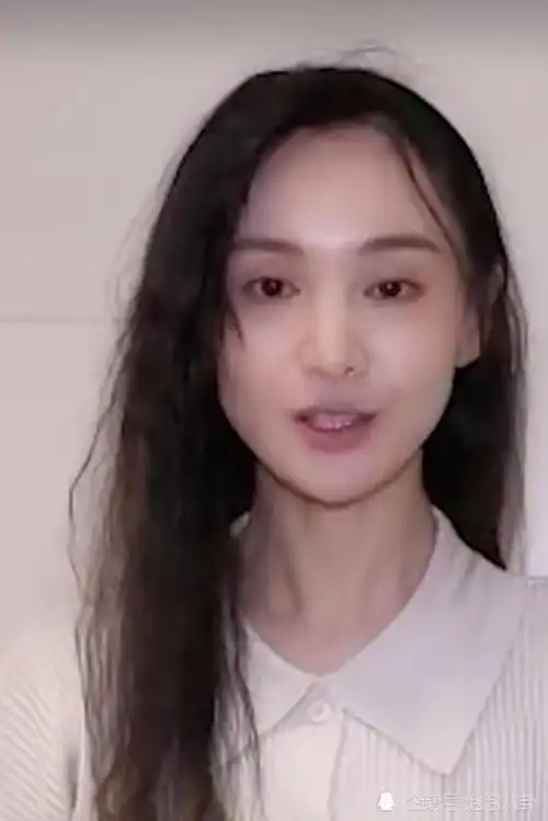 郑爽素颜营业被批太邋遢不敬业,但这皮肤状态我酸了!