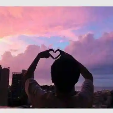 情人比心一对头像2021新款,情侣头像图片-回车桌面