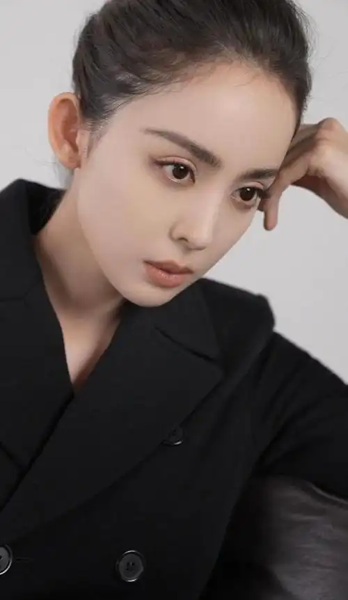 古力娜扎这颗头长得真的很完美