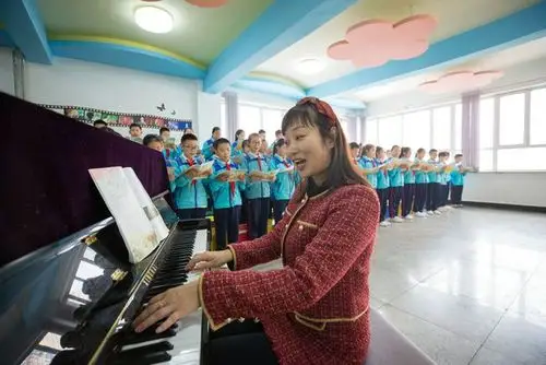 十二月:练习合唱基本功;其他艺术歌曲.一月:总是审查.