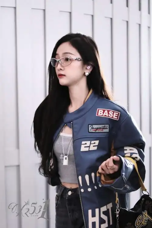 吴宣仪超话#吴宣仪2024演唱会生日场#这一声老公我先叫为敬@吴宣仪