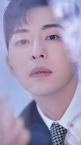 邓伦帅气有型写真手机壁纸