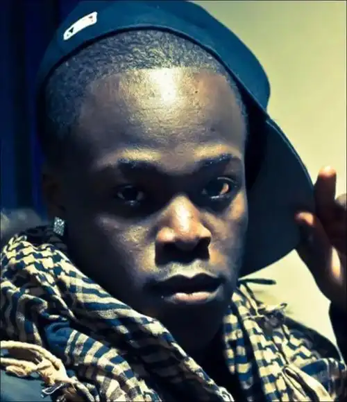 不好意思,哪怕你是个黑人小哥,都逃不过它的眼睛!