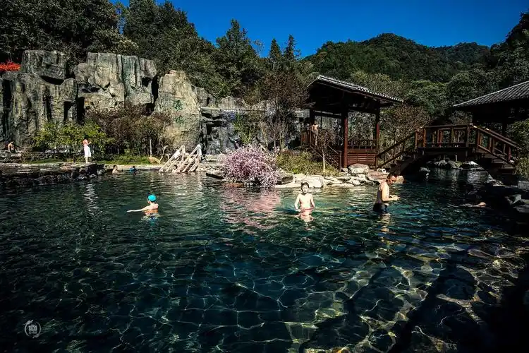 江西*铜鼓之汤里