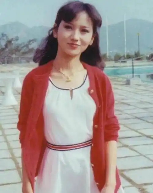 赵雅芝和儿子同台如姐弟_黄锦燊_小时候_孩子