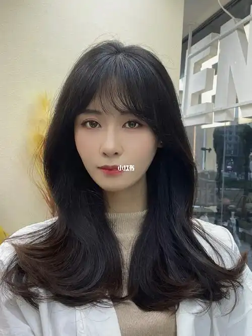 小姐姐都喜欢的超小脸法式刘海77造型烫