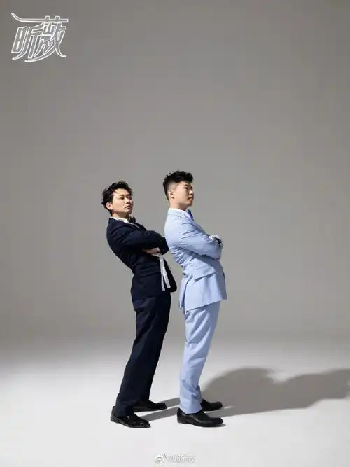 昕薇六月刊封面艺人孟鹤堂周九良