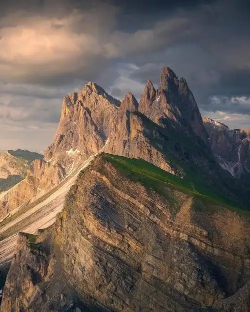 这里是意大利的最美山峰刀锋山