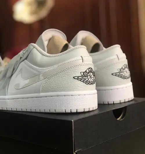 开箱aj1low迷彩小dior实物配色颜值惊艳到我