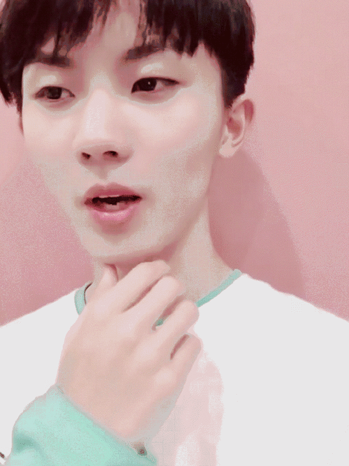 马嘉祺的"摸喉结杀",我也想摸摸你的喉结@时代少年团队长-马嘉祺#时代