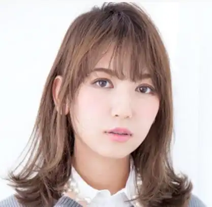 女生中长碎发发型图片 轻松变美女