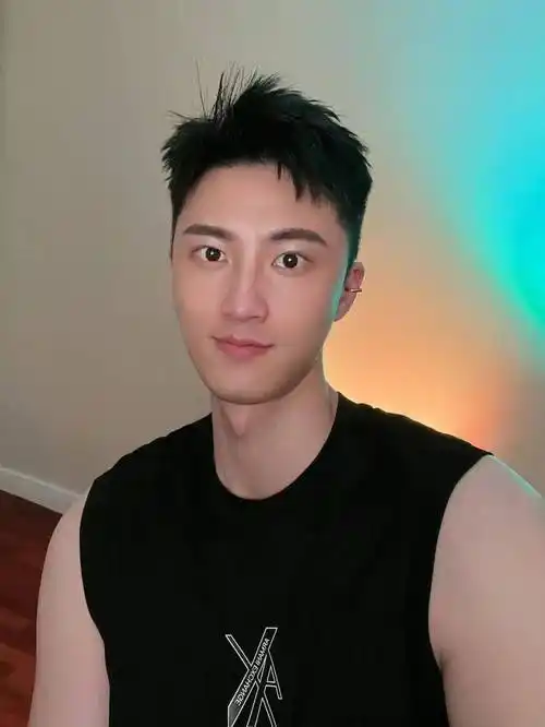 让你少年感十足的9款男生发型