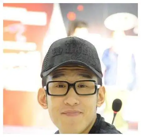 迪丽热巴今天生日,没想到和"大长脸"于洋是同一天