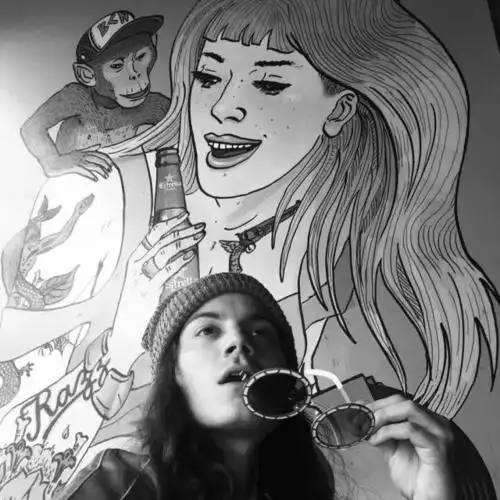 你值得来听听brns这雌雄难辨的复古嗓音,如梦似幻.