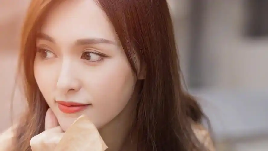 唐嫣秋冬户外优雅唯美写真图片桌面壁纸壁纸