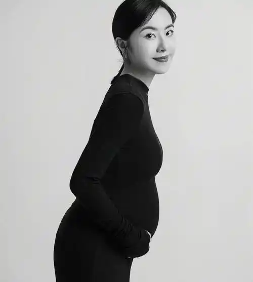 嫁上海富商!40岁台湾知名女星叶安婷宣布怀孕,晒各种孕肚照引热议