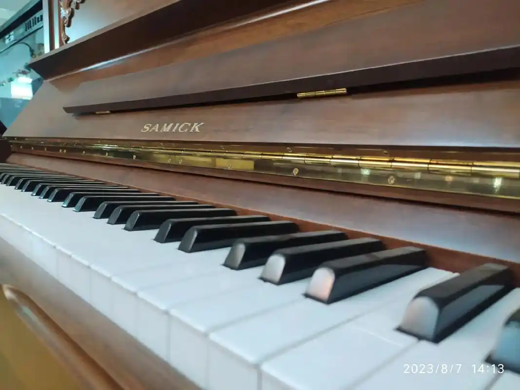 三益钢琴的照片.