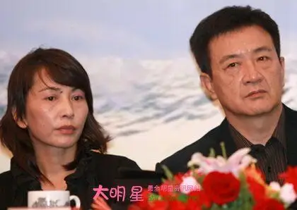 周里京现任妻子张巍个人资料照片2