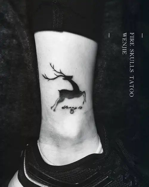 鹿纹身图片成品腿部清新动物纹身图案