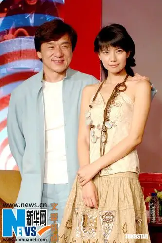 与高圆圆现身电影节 成龙直言愧对儿子房祖名