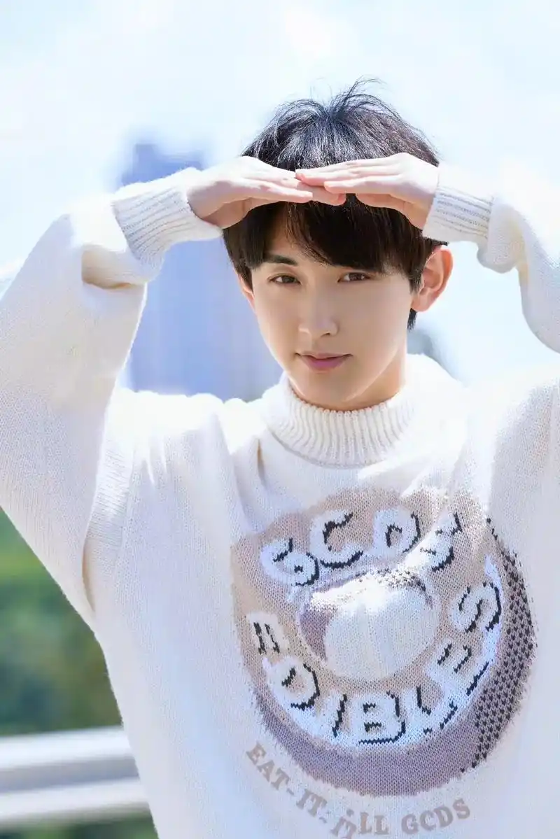 少年感 24岁生日写真#郭俊辰gjc #热爱可抵岁月漫长  - 抖音