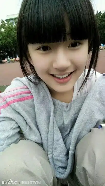 赵露思上学时期旧照