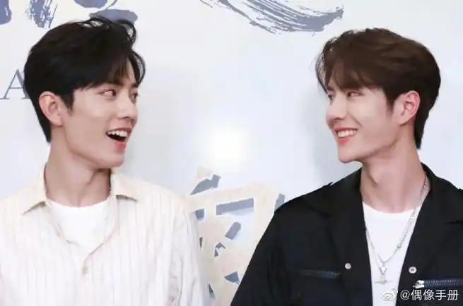 王一博肖战今日微博开屏