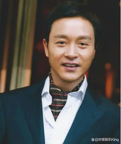 袁咏仪晒与张国荣合照缅怀哥哥去世21周年两人曾合作多部作品