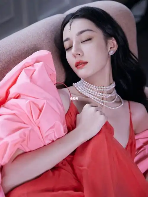 迪丽热巴这样搭配珍珠,真的是绝绝子6015