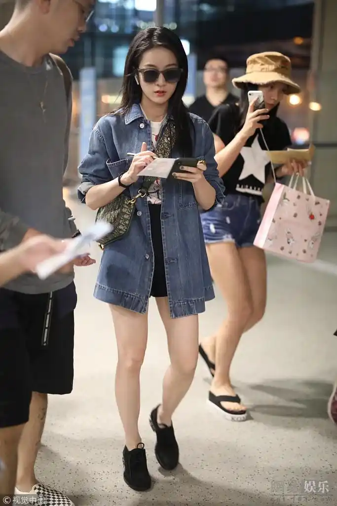 张雪迎这小虎牙笑容也太甜了吧!