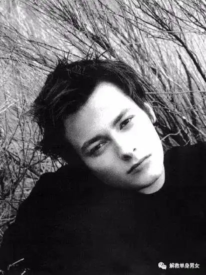 有一种惊呆叫:别搜他过去的照片……_爱德华·弗朗