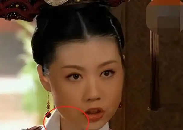 《甄嬛传》中爆笑的穿帮镜头,比春晚还搞笑,看看你都知道哪一个